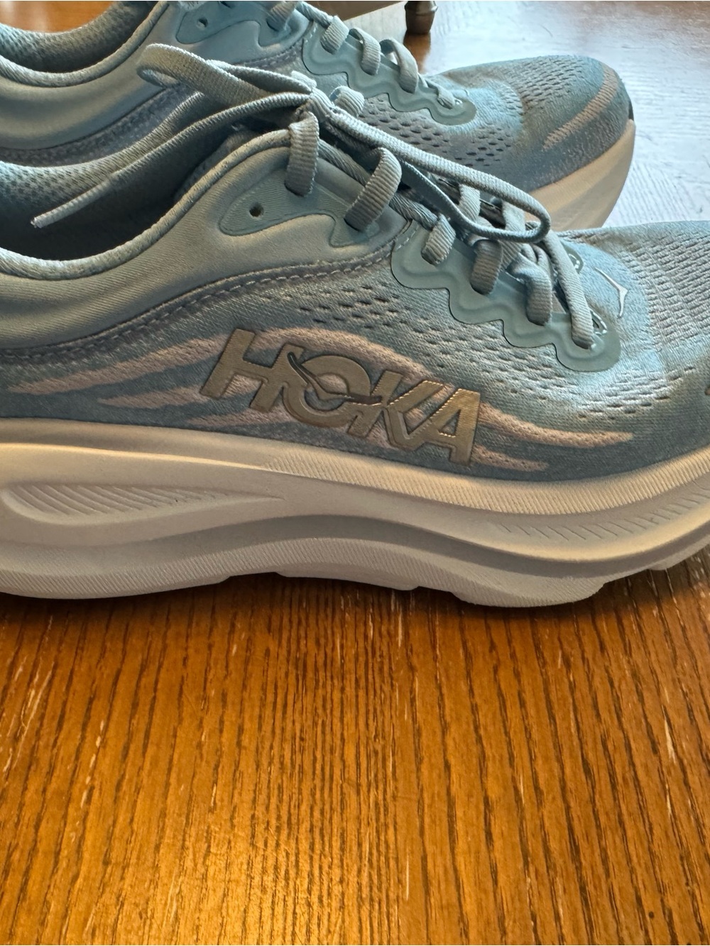 Hoka Bondi 9, Women 8B, Good cond., Light blue/silver/white. Comfort & Support.